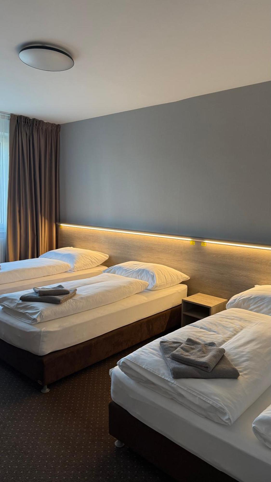 Aviator Garni Hotel Bratislava Eksteriør billede