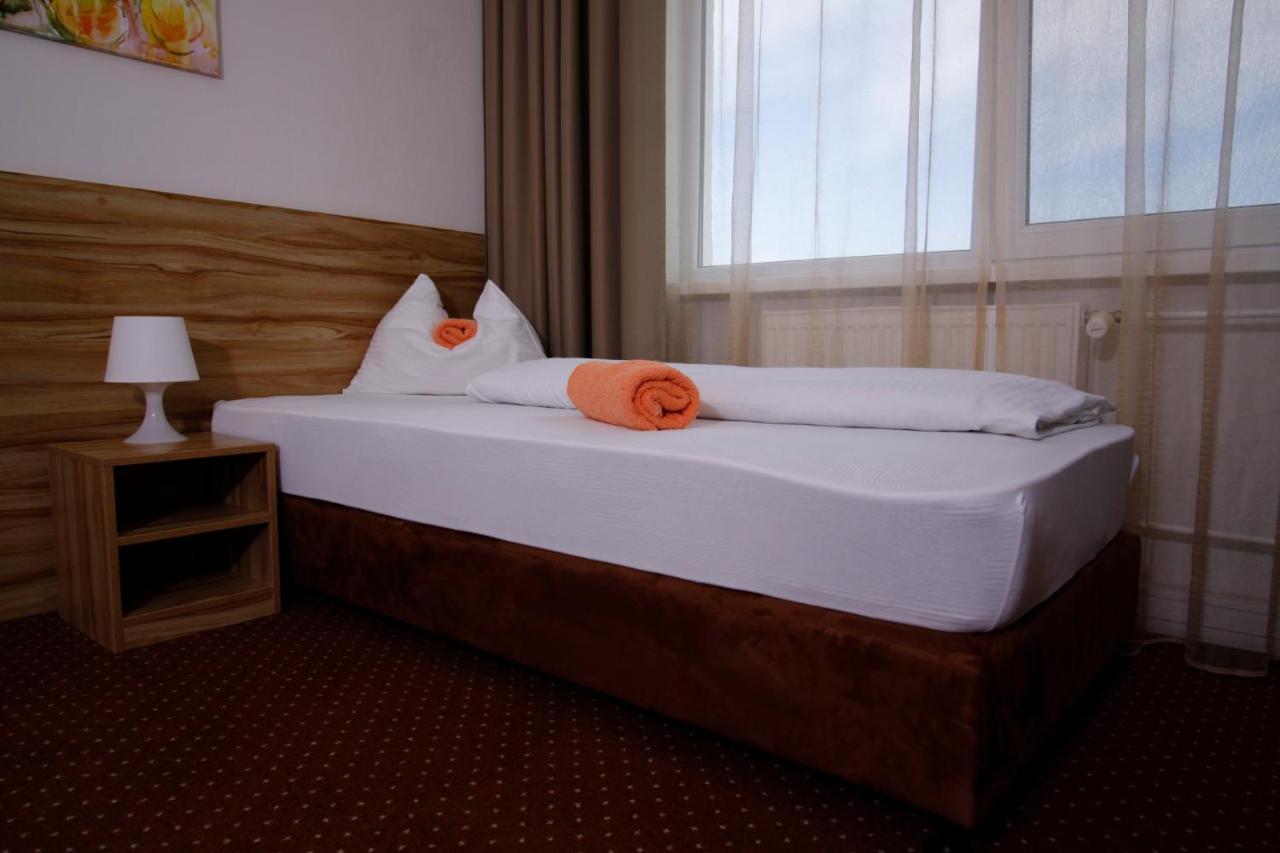 Aviator Garni Hotel Bratislava Eksteriør billede